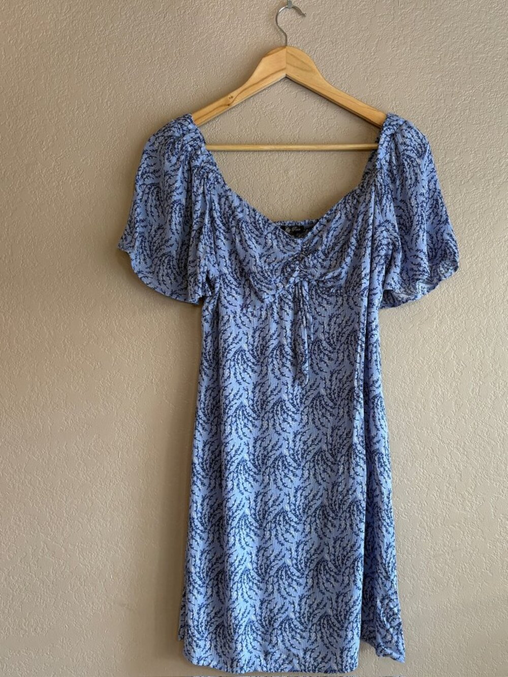 Lily Rose Women’s M Powder Blue Floral Mini Dress Smocked Tie  Flutter Sleeve